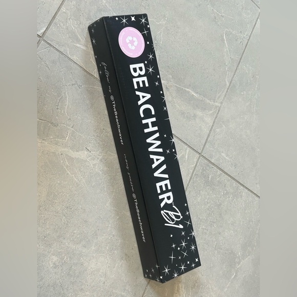 NEW BEACHWAVER Co. B1 Rotating Curling
Iron - 1" - Picture 6 of 8